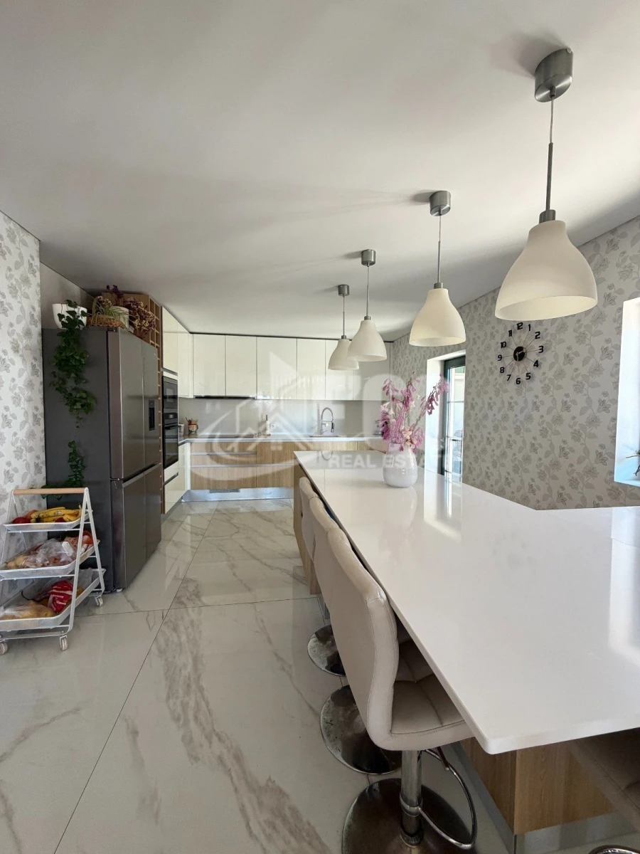 Moradia T4 para Venda em São Felix da Marinha Foto 13