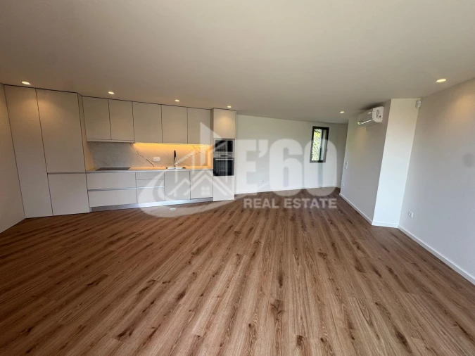 Apartamento T2 para Venda em Arcozelo Foto 2