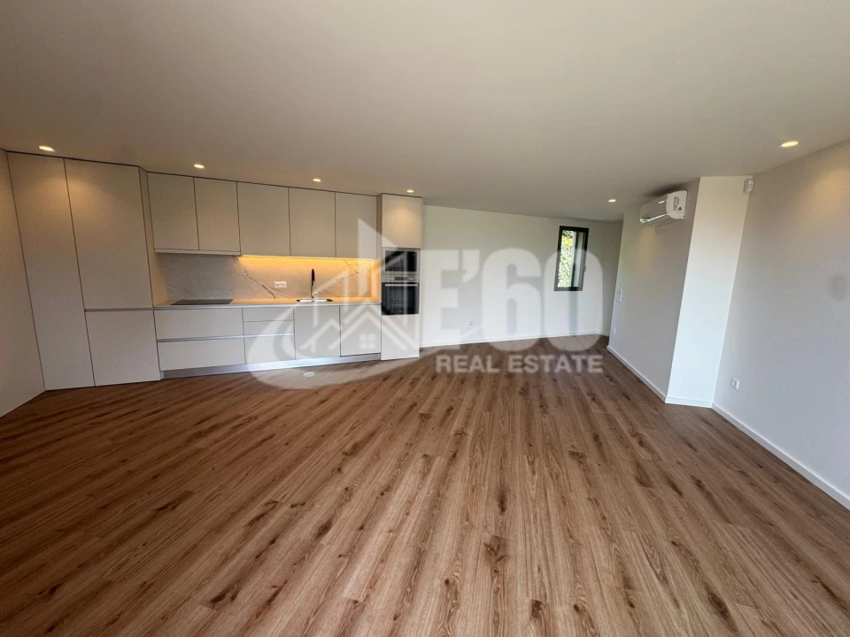 Apartamento T2 para Venda em Arcozelo Foto 2