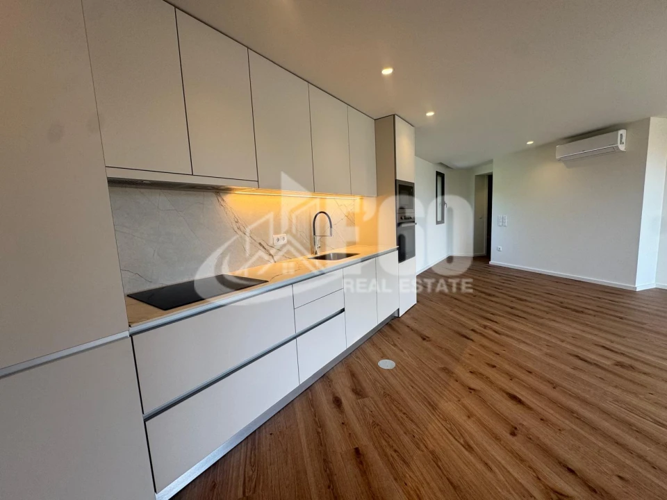 Apartamento T2 para Venda em Arcozelo Foto 4