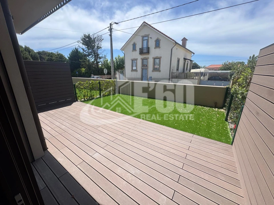 Apartamento T2 para Venda em Arcozelo Foto 8