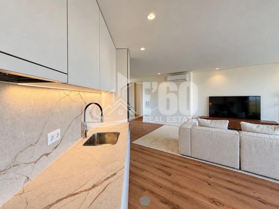 Apartamento T2 para Venda em Arcozelo Foto 15