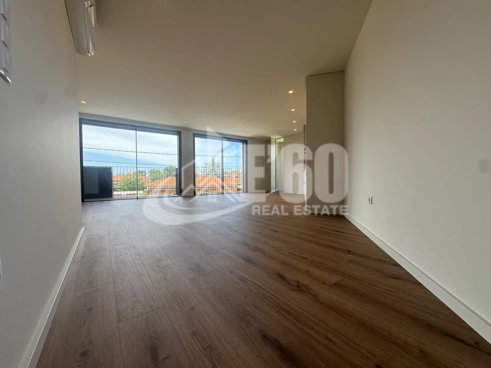 Apartamento T2 para Venda em Arcozelo Foto 6
