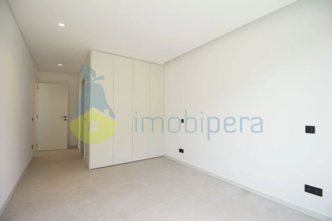 Moradia T4 para Venda em Albufeira e Olhos de Água Foto 12