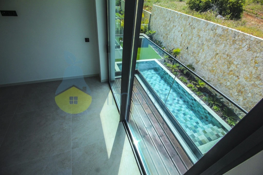 Moradia T4 para Venda em Albufeira e Olhos de Água Foto 18