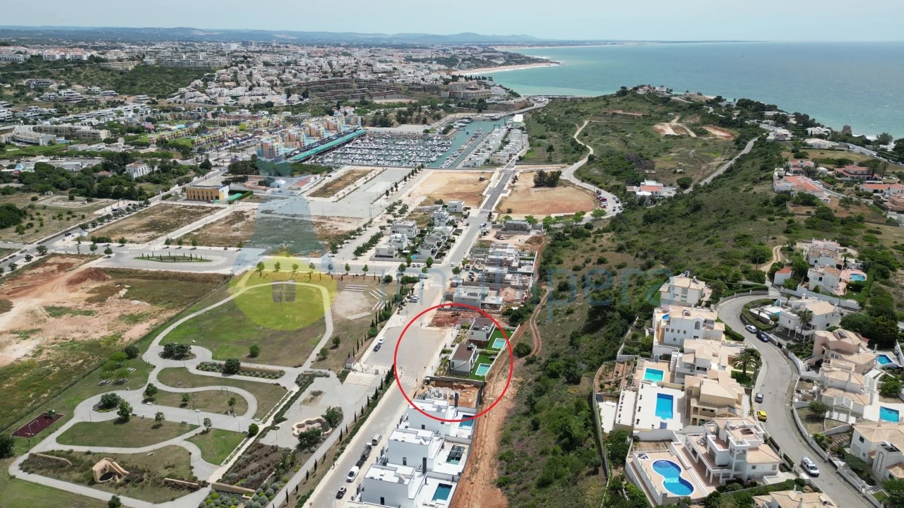 Moradia T4 para Venda em Albufeira e Olhos de Água Foto 39