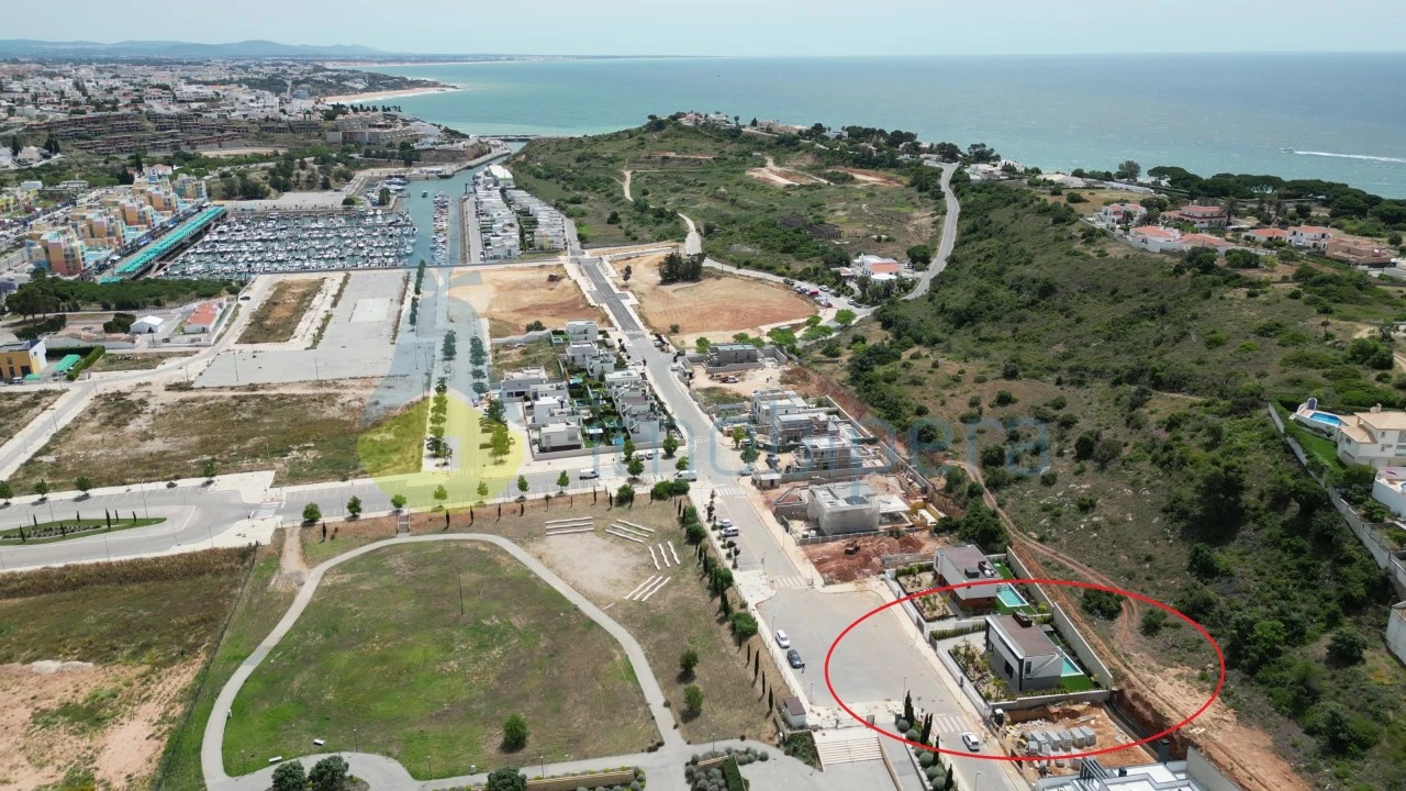 Moradia T4 para Venda em Albufeira e Olhos de Água Foto 38