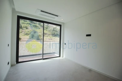 Moradia T4 para Venda em Albufeira e Olhos de Água