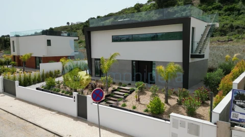 Moradia T4 para Venda em Albufeira e Olhos de Água