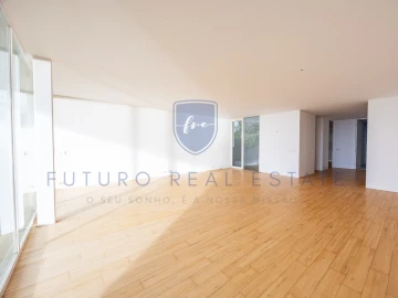 Moradia T3 para Venda em São Martinho