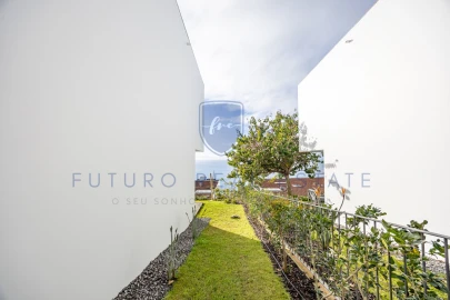Moradia T3 para Venda em São Martinho