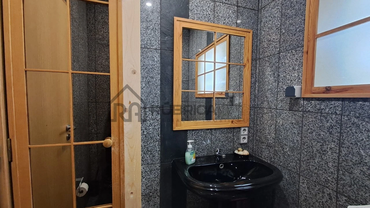 Moradia T5 para Venda em Santa Barbara de Nexe Foto 26