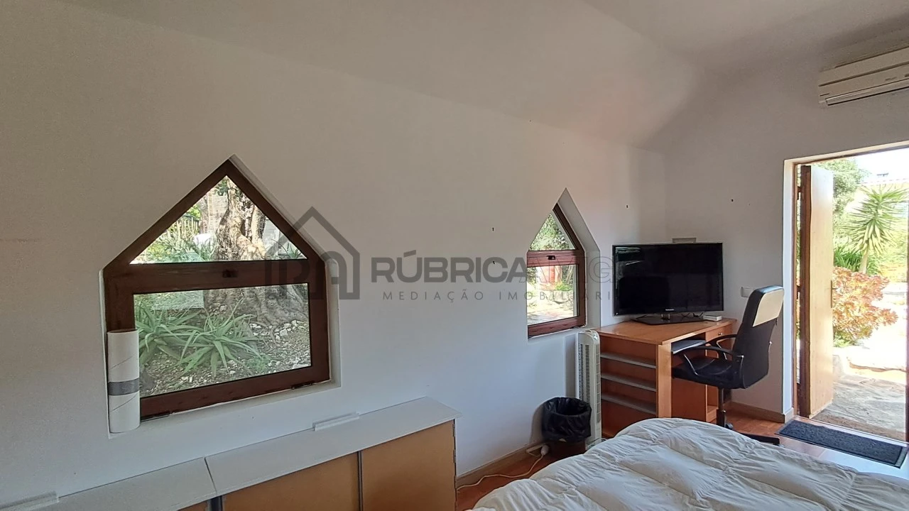 Moradia T5 para Venda em Santa Barbara de Nexe Foto 50