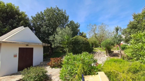 Moradia T5 para Venda em Santa Barbara de Nexe