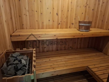 Moradia T5 para Venda em Santa Barbara de Nexe