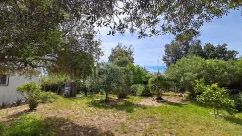 Moradia T5 para Venda em Santa Barbara de Nexe