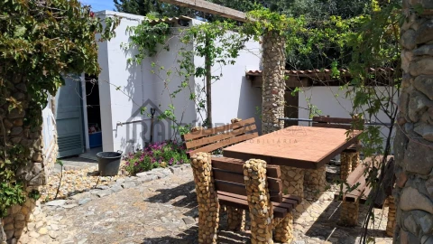 Moradia T5 para Venda em Santa Barbara de Nexe
