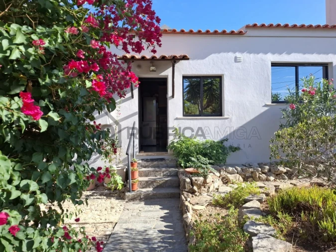 Moradia T5 para Venda em Santa Barbara de Nexe Foto 2