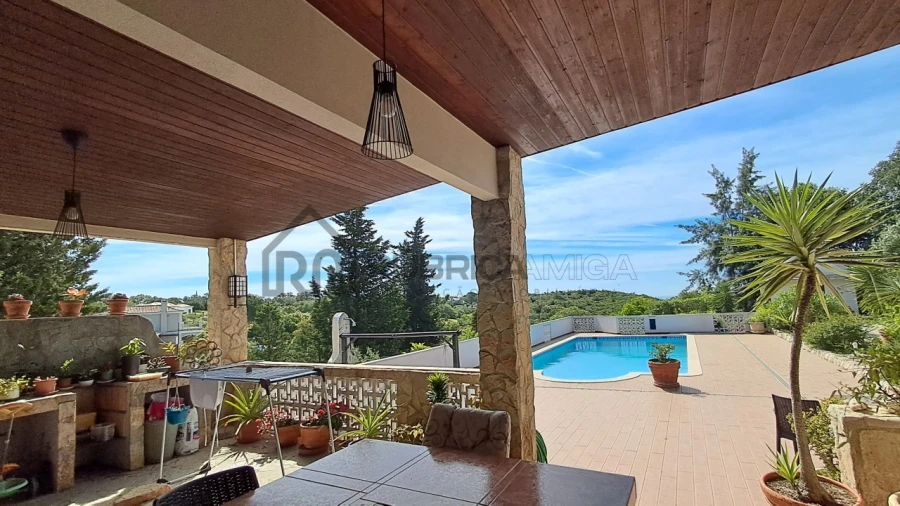 Moradia T5 para Venda em Santa Barbara de Nexe Foto 21