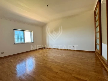 Moradia T5 para Venda em Conceição e Estoi