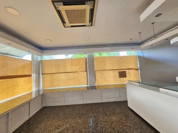 Loja para Arrendamento em Vila das Aves