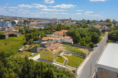 Moradia T8 para Venda em Paços de Brandão