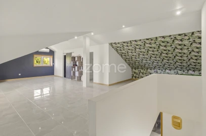 Moradia T8 para Venda em Paços de Brandão