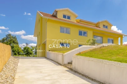 Moradia T8 para Venda em Paços de Brandão