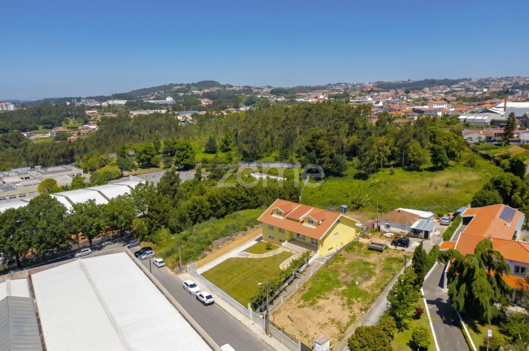 Moradia T8 para Venda em Paços de Brandão Foto 39