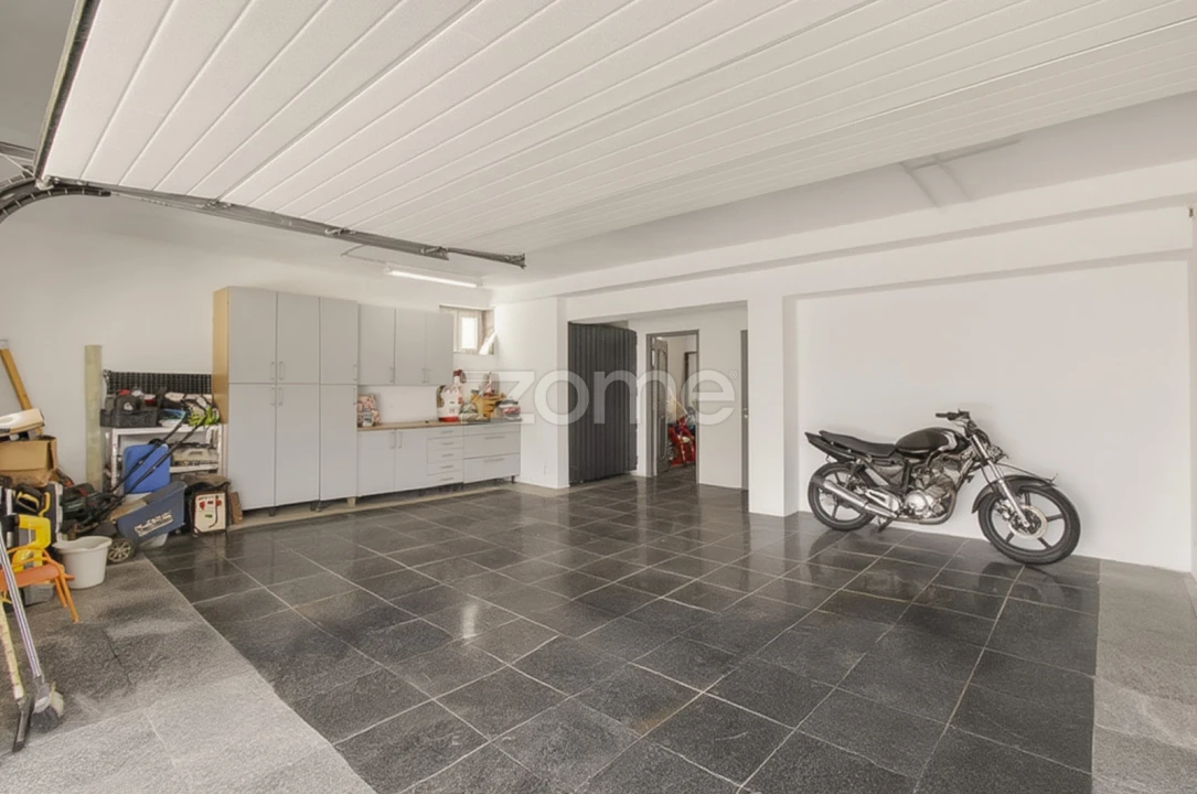 Moradia T8 para Venda em Paços de Brandão Foto 25