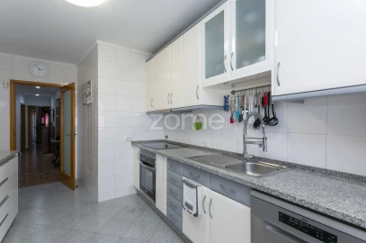 Apartamento T2 para Venda em Arcozelo