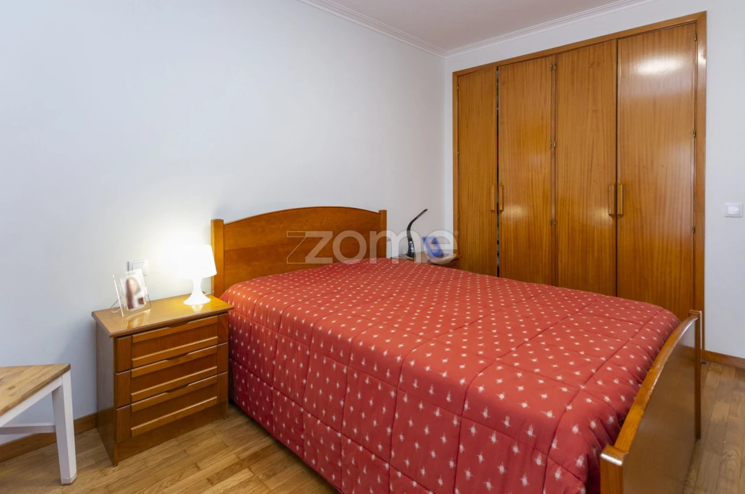 Apartamento T2 para Venda em Arcozelo Foto 25