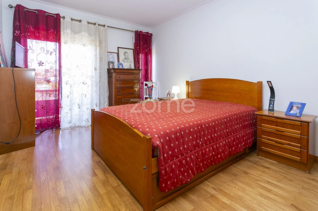 Apartamento T2 para Venda em Arcozelo Foto 26