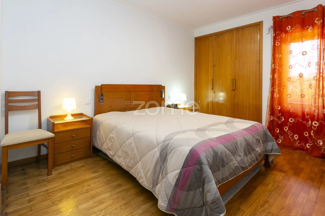 Apartamento T2 para Venda em Arcozelo Foto 30