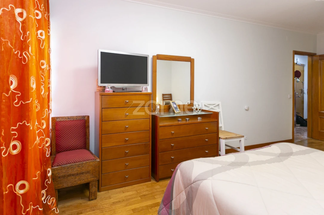 Apartamento T2 para Venda em Arcozelo Foto 31