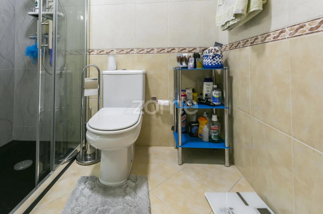 Apartamento T2 para Venda em Arcozelo Foto 35