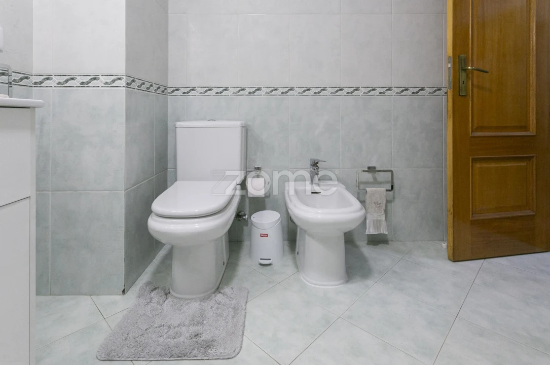 Apartamento T2 para Venda em Arcozelo Foto 22