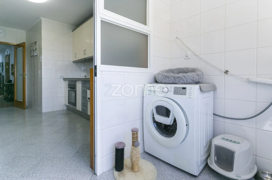 Apartamento T2 para Venda em Arcozelo Foto 17