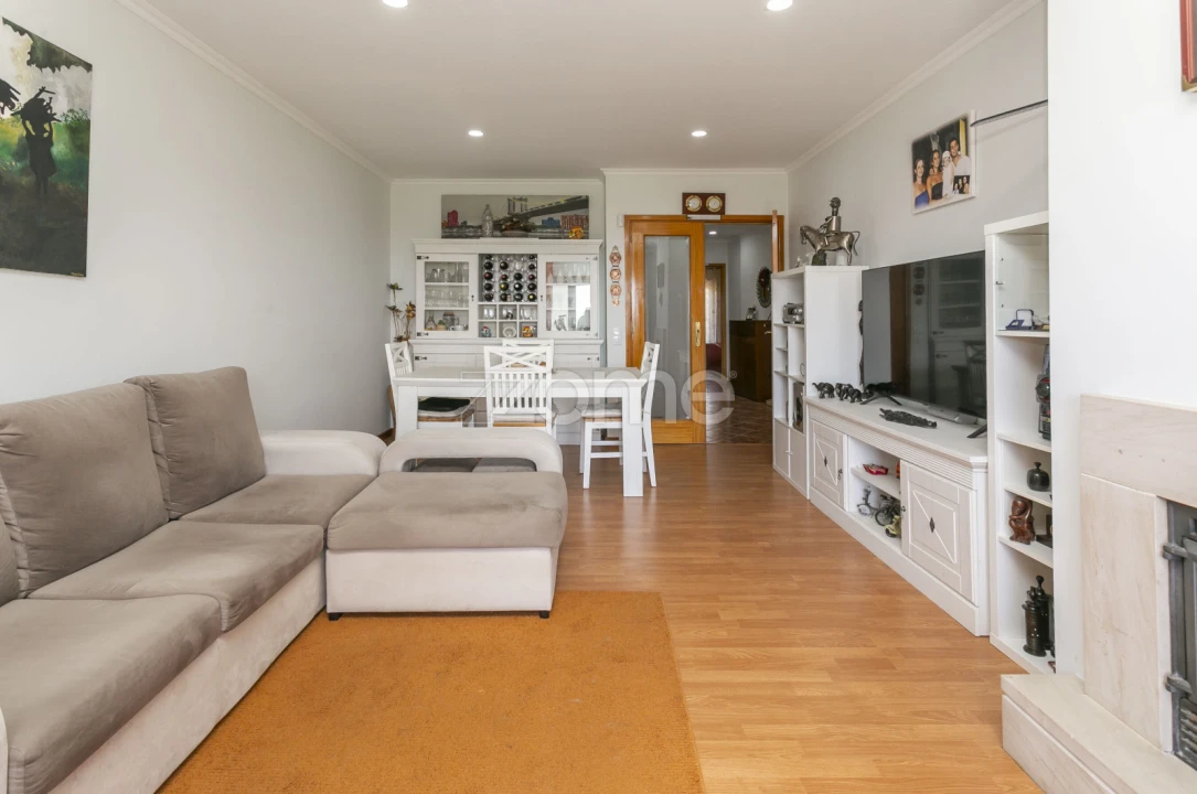 Apartamento T2 para Venda em Arcozelo Foto 6