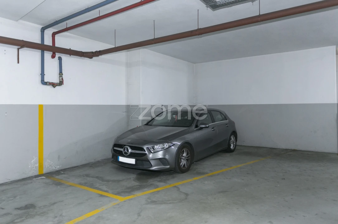 Apartamento T2 para Venda em Arcozelo Foto 38
