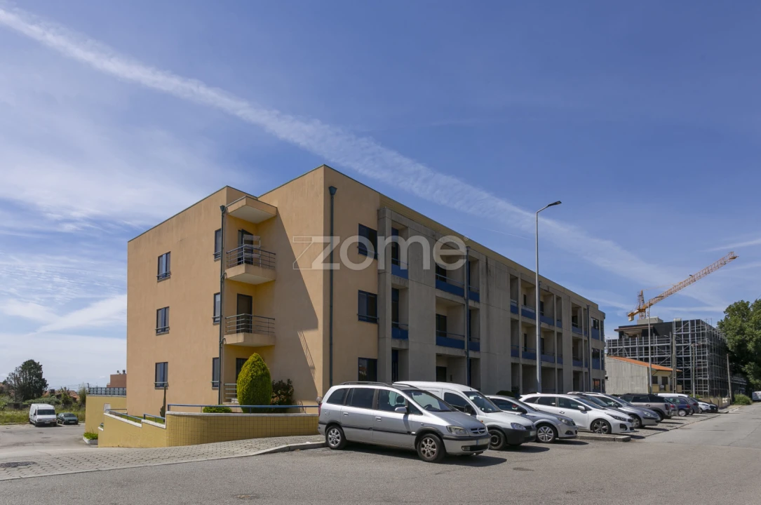 Apartamento T2 para Venda em Arcozelo Foto 40