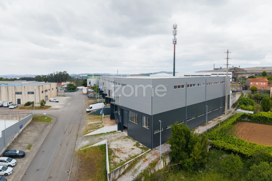 Terreno Comércio / Armazém para Venda em Santo Tirso, Couto (Santa Cristina e São Miguel) e Burgães Foto 12