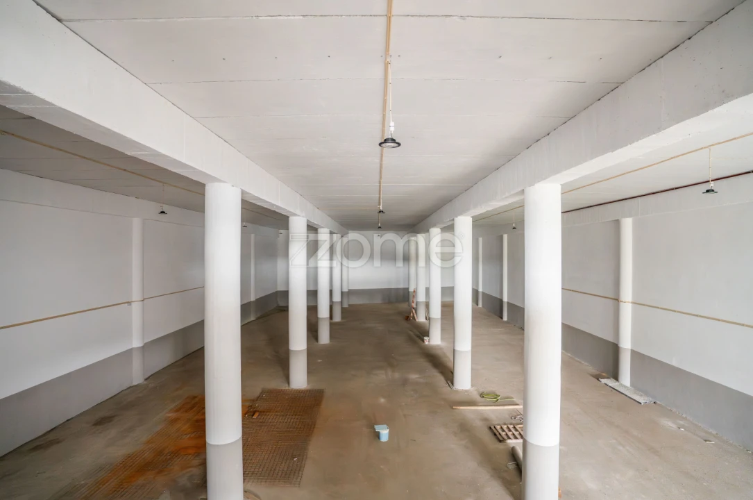 Terreno Comércio / Armazém para Venda em Santo Tirso, Couto (Santa Cristina e São Miguel) e Burgães Foto 9