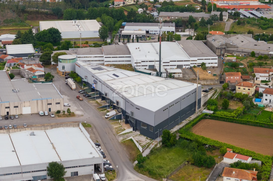 Terreno Comércio / Armazém para Venda em Santo Tirso, Couto (Santa Cristina e São Miguel) e Burgães Foto 15