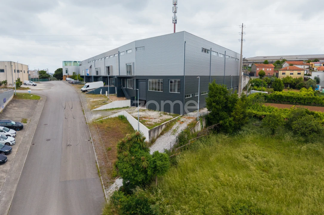Terreno Comércio / Armazém para Venda em Santo Tirso, Couto (Santa Cristina e São Miguel) e Burgães Foto 14
