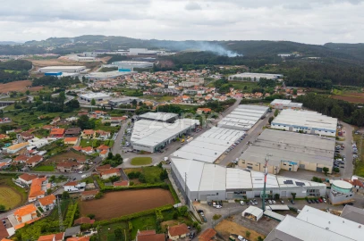 Terreno Comércio / Armazém para Venda em Santo Tirso, Couto (Santa Cristina e São Miguel) e Burgães