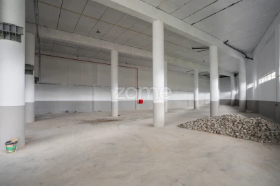 Terreno Comércio / Armazém para Venda em Santo Tirso, Couto (Santa Cristina e São Miguel) e Burgães
