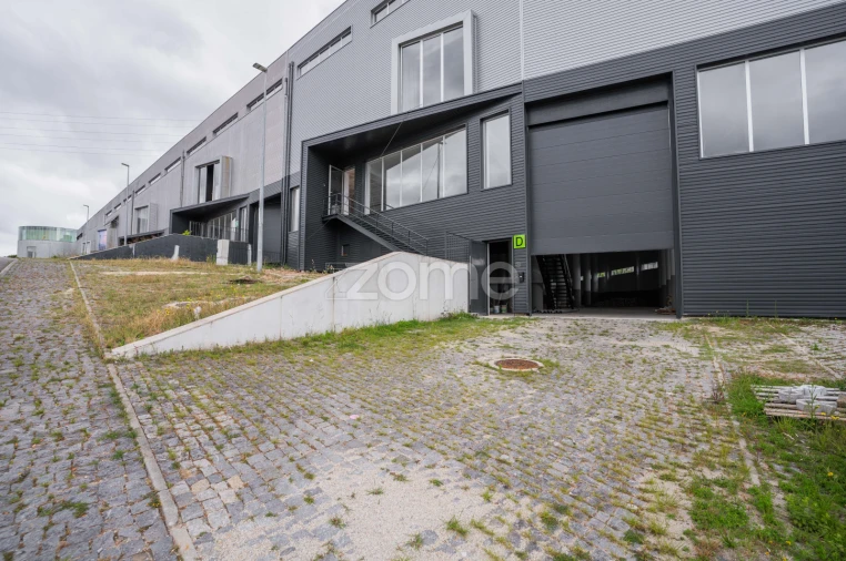 Terreno Comércio / Armazém para Venda em Santo Tirso, Couto (Santa Cristina e São Miguel) e Burgães Foto 3