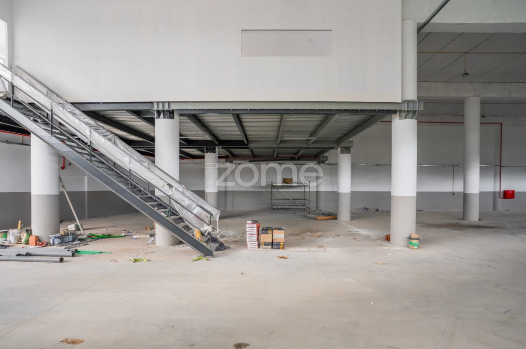 Terreno Comércio / Armazém para Venda em Santo Tirso, Couto (Santa Cristina e São Miguel) e Burgães Foto 8