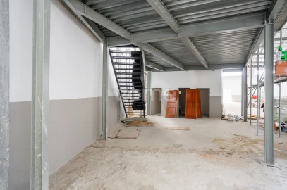 Terreno Comércio / Armazém para Venda em Santo Tirso, Couto (Santa Cristina e São Miguel) e Burgães
